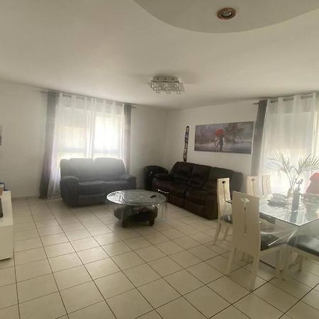 דופלקס משפחתי בשכונת מנחם בגין Apartment Ramla Bagian luar foto