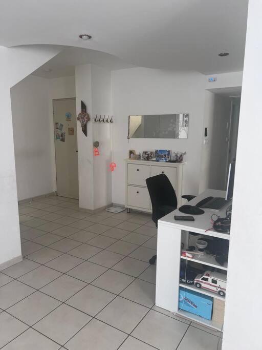 דופלקס משפחתי בשכונת מנחם בגין Apartment Ramla Bagian luar foto